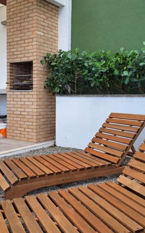 Casa de condomínio à venda com 360m², 3 quartos e 2 vagas Casa de condomínio à venda com 360m², 3 quartos e 2 vagasÁrea Externa
