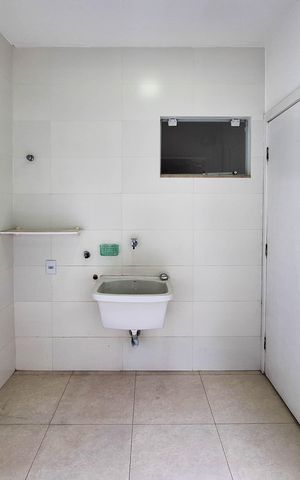 Casa de condomínio à venda com 360m², 3 quartos e 2 vagas Casa de condomínio à venda com 360m², 3 quartos e 2 vagasÁrea de Serviço