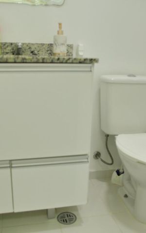 Apartamento à venda com 104m², 2 quartos e 2 vagasBanheiro da Suíte 2