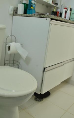Apartamento à venda com 104m², 2 quartos e 2 vagasBanheiro da Suíte 1