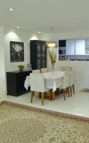 Apartamento à venda com 104m², 2 quartos e 2 vagasSala