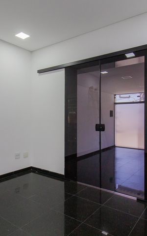 Casa para alugar com 300m², 8 quartos e 3 vagas Casa para alugar com 300m², 8 quartos e 3 vagasQuarto 1