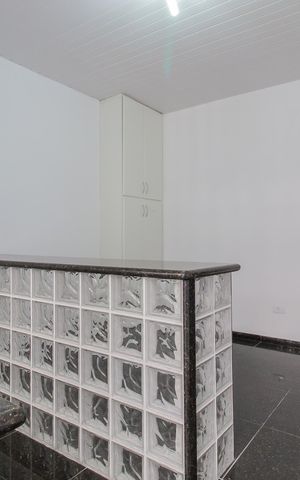 Casa para alugar com 300m², 8 quartos e 3 vagas Casa para alugar com 300m², 8 quartos e 3 vagasEdícula - Cozinha