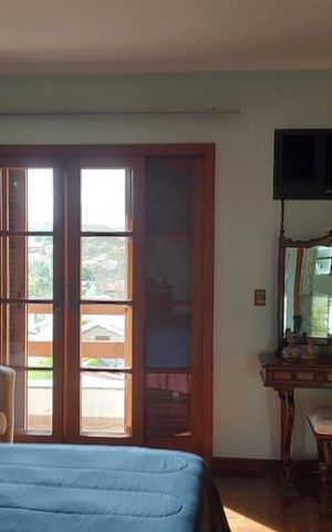 Casa à venda com 300m², 3 quartos e 1 vaga Casa à venda com 300m², 3 quartos e 1 vagaSuíte