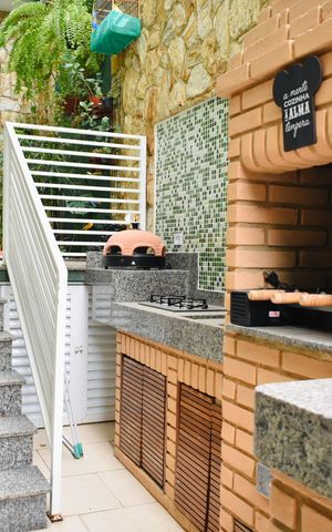 Casa à venda com 132m², 3 quartos e 2 vagas Casa à venda com 132m², 3 quartos e 2 vagasÁrea gourmet