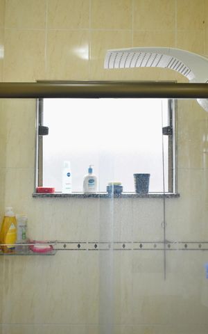 Casa à venda com 132m², 3 quartos e 2 vagas Casa à venda com 132m², 3 quartos e 2 vagasBanheiro Social