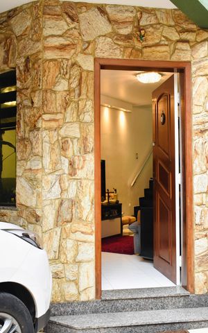 Casa à venda com 132m², 3 quartos e 2 vagas Casa à venda com 132m², 3 quartos e 2 vagasGaragem