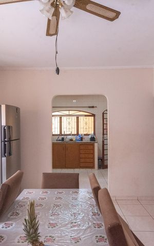 Casa à venda com 250m², 4 quartos e 4 vagas Casa à venda com 250m², 4 quartos e 4 vagasCopa