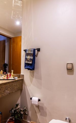 Apartamento à venda com 229m², 4 quartos e 3 vagas Apartamento à venda com 229m², 4 quartos e 3 vagasLavabo