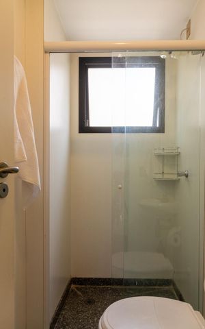Apartamento à venda com 229m², 4 quartos e 3 vagas Apartamento à venda com 229m², 4 quartos e 3 vagasBanheiro 2