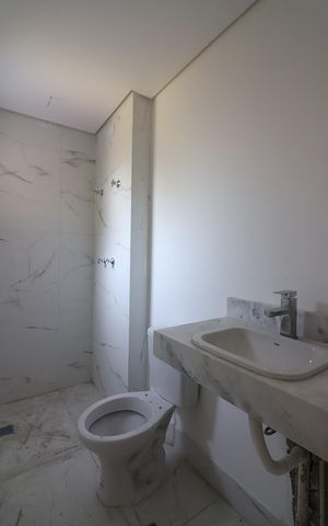 Apartamento à venda com 69m², 2 quartos e 2 vagasBanheiro Suíte 