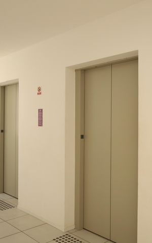 Apartamento à venda com 37m², 2 quartos e sem vagaÁrea comum - Saguão do andar