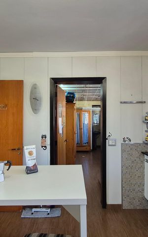 Apartamento à venda com 140m², 4 quartos e 2 vagas Apartamento à venda com 140m², 4 quartos e 2 vagasCozinha