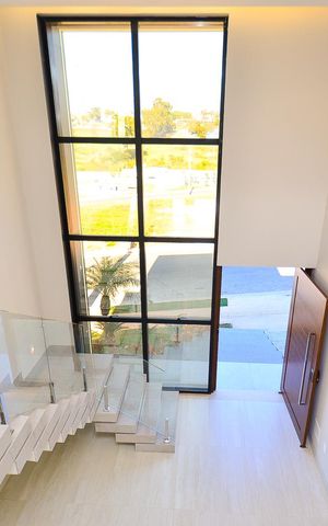 Casa de condomínio à venda com 359m², 4 quartos e 4 vagas Casa de condomínio à venda com 359m², 4 quartos e 4 vagasSala 2º Pavimento