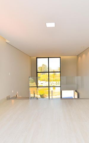 Casa de condomínio à venda com 359m², 4 quartos e 4 vagas Casa de condomínio à venda com 359m², 4 quartos e 4 vagasSala 2° Pavimento