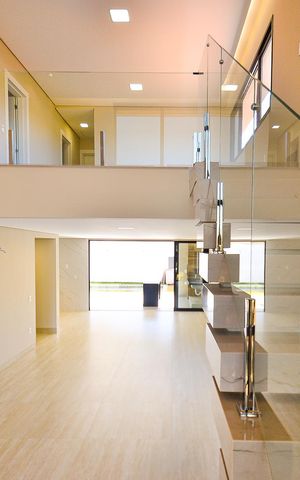 Casa de condomínio à venda com 359m², 4 quartos e 4 vagas Casa de condomínio à venda com 359m², 4 quartos e 4 vagasSala 2º Pavimento