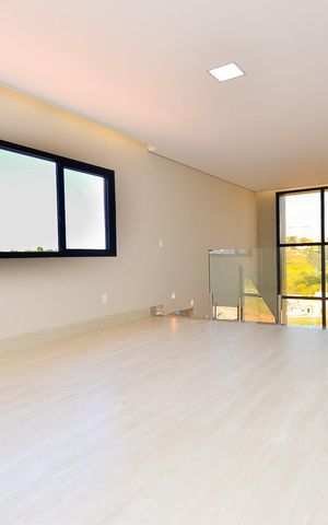 Casa de condomínio à venda com 359m², 4 quartos e 4 vagas Casa de condomínio à venda com 359m², 4 quartos e 4 vagasSala 2° Pavimento