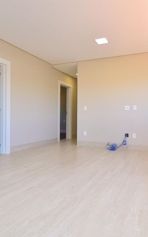 Casa de condomínio à venda com 359m², 4 quartos e 4 vagas Casa de condomínio à venda com 359m², 4 quartos e 4 vagasSala 2° Pavimento