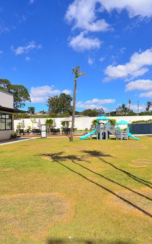 Casa de condomínio à venda com 359m², 4 quartos e 4 vagas Casa de condomínio à venda com 359m², 4 quartos e 4 vagasÁrea comum - Playground