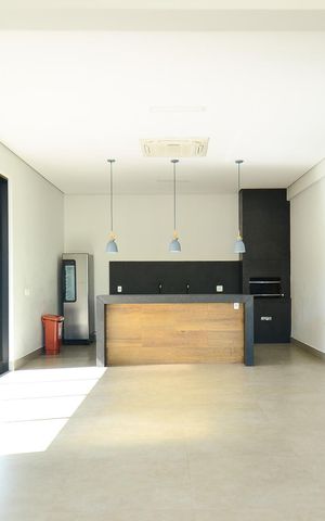 Casa de condomínio à venda com 359m², 4 quartos e 4 vagas Casa de condomínio à venda com 359m², 4 quartos e 4 vagasÁrea comum - Churrasqueira