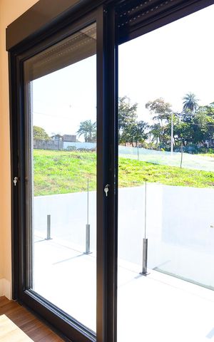 Casa de condomínio à venda com 359m², 4 quartos e 4 vagas Casa de condomínio à venda com 359m², 4 quartos e 4 vagasSuíte Master