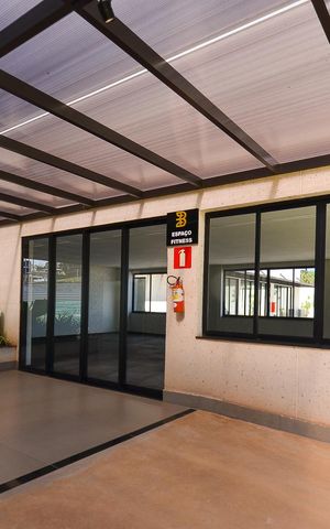 Casa de condomínio à venda com 359m², 4 quartos e 4 vagas Casa de condomínio à venda com 359m², 4 quartos e 4 vagasÁrea comum - Academia