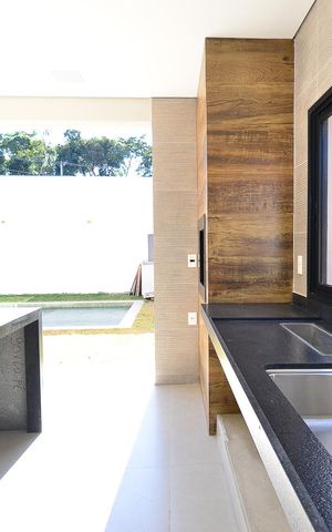 Casa de condomínio à venda com 359m², 4 quartos e 4 vagas Casa de condomínio à venda com 359m², 4 quartos e 4 vagasChurrasqueira