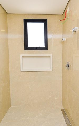 Casa de condomínio à venda com 359m², 4 quartos e 4 vagas Casa de condomínio à venda com 359m², 4 quartos e 4 vagasBanheiro Suíte 3