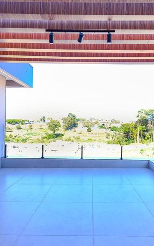 Casa de condomínio à venda com 359m², 4 quartos e 4 vagas Casa de condomínio à venda com 359m², 4 quartos e 4 vagasSemi Suíte 2 Varanda