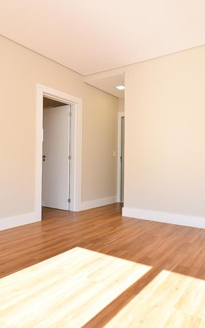 Casa de condomínio à venda com 359m², 4 quartos e 4 vagas Casa de condomínio à venda com 359m², 4 quartos e 4 vagasSuíte Master