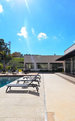 Casa de condomínio à venda com 359m², 4 quartos e 4 vagas Casa de condomínio à venda com 359m², 4 quartos e 4 vagasÁrea comum - Piscina