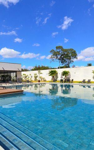 Casa de condomínio à venda com 359m², 4 quartos e 4 vagas Casa de condomínio à venda com 359m², 4 quartos e 4 vagasÁrea comum - Piscina