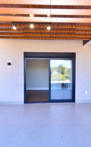 Casa de condomínio à venda com 359m², 4 quartos e 4 vagas Casa de condomínio à venda com 359m², 4 quartos e 4 vagasSemi Suíte 2 Varanda