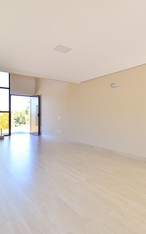 Casa de condomínio à venda com 359m², 4 quartos e 4 vagas Casa de condomínio à venda com 359m², 4 quartos e 4 vagasSala de Estar