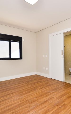 Casa de condomínio à venda com 359m², 4 quartos e 4 vagas Casa de condomínio à venda com 359m², 4 quartos e 4 vagasSuíte 3