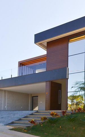 Casa de condomínio à venda com 359m², 4 quartos e 4 vagas Casa de condomínio à venda com 359m², 4 quartos e 4 vagasFachada da casa