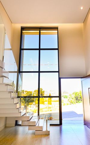 Casa de condomínio à venda com 359m², 4 quartos e 4 vagas Casa de condomínio à venda com 359m², 4 quartos e 4 vagasSala 2º Pavimento