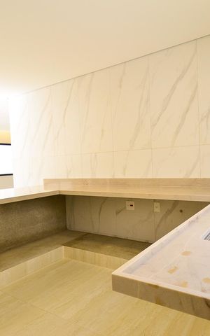 Casa de condomínio à venda com 359m², 4 quartos e 4 vagas Casa de condomínio à venda com 359m², 4 quartos e 4 vagasCozinha