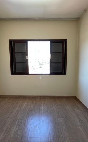 Casa à venda com 243m², 3 quartos e 7 vagas Casa à venda com 243m², 3 quartos e 7 vagasQuarto 3