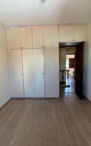 Casa à venda com 243m², 3 quartos e 7 vagas Casa à venda com 243m², 3 quartos e 7 vagasQuarto 3