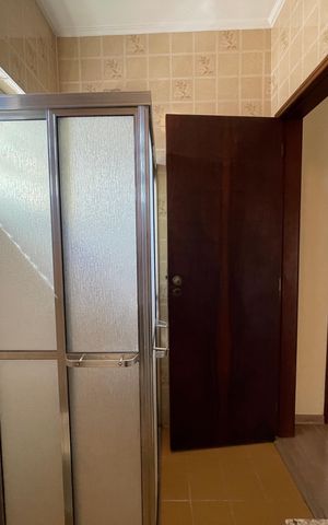 Casa à venda com 243m², 3 quartos e 7 vagas Casa à venda com 243m², 3 quartos e 7 vagasBanheiro Social