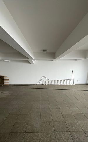 Casa à venda com 243m², 3 quartos e 7 vagas Casa à venda com 243m², 3 quartos e 7 vagasGaragem