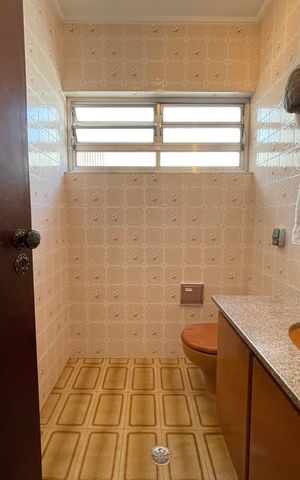 Casa à venda com 243m², 3 quartos e 7 vagas Casa à venda com 243m², 3 quartos e 7 vagasLavabo