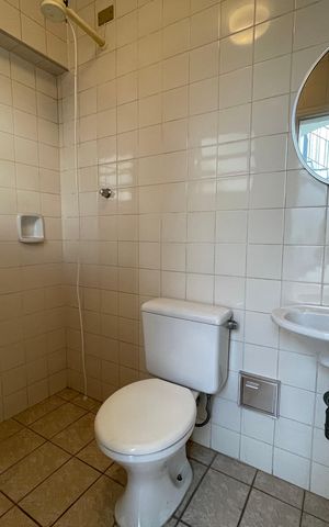Casa à venda com 243m², 3 quartos e 7 vagas Casa à venda com 243m², 3 quartos e 7 vagasBanheiro Social 2