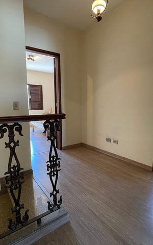 Casa à venda com 243m², 3 quartos e 7 vagas Casa à venda com 243m², 3 quartos e 7 vagasHall quartos