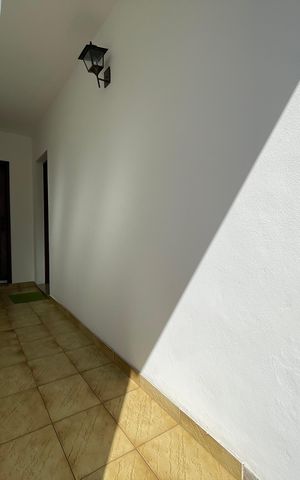 Casa à venda com 243m², 3 quartos e 7 vagas Casa à venda com 243m², 3 quartos e 7 vagasEntrada