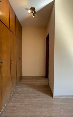 Casa à venda com 243m², 3 quartos e 7 vagas Casa à venda com 243m², 3 quartos e 7 vagasSuíte