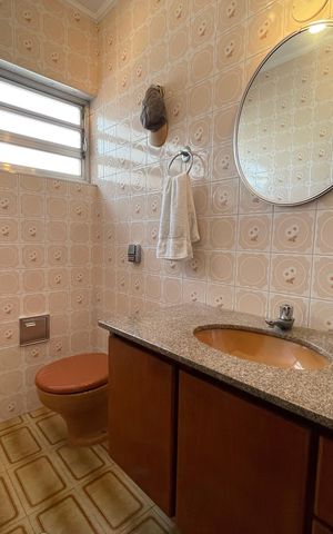 Casa à venda com 243m², 3 quartos e 7 vagas Casa à venda com 243m², 3 quartos e 7 vagasLavabo