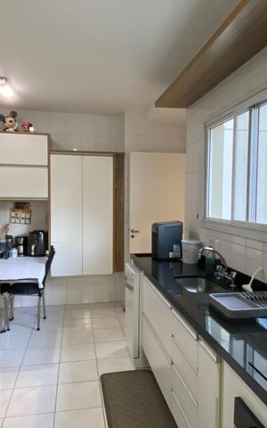 Apartamento à venda com 143m², 3 quartos e 3 vagasCozinha - Área de Serviço