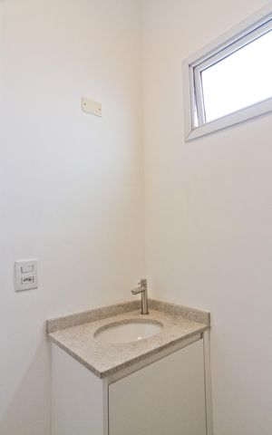Casa de condomínio à venda com 157m², 3 quartos e 2 vagas Casa de condomínio à venda com 157m², 3 quartos e 2 vagasBanheiro da Suíte